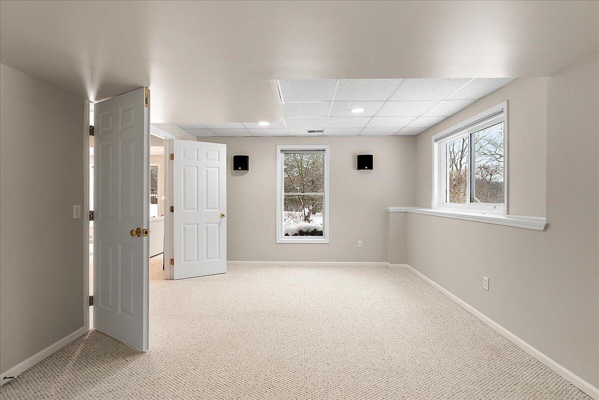 4406 Hickory Grove Court NE