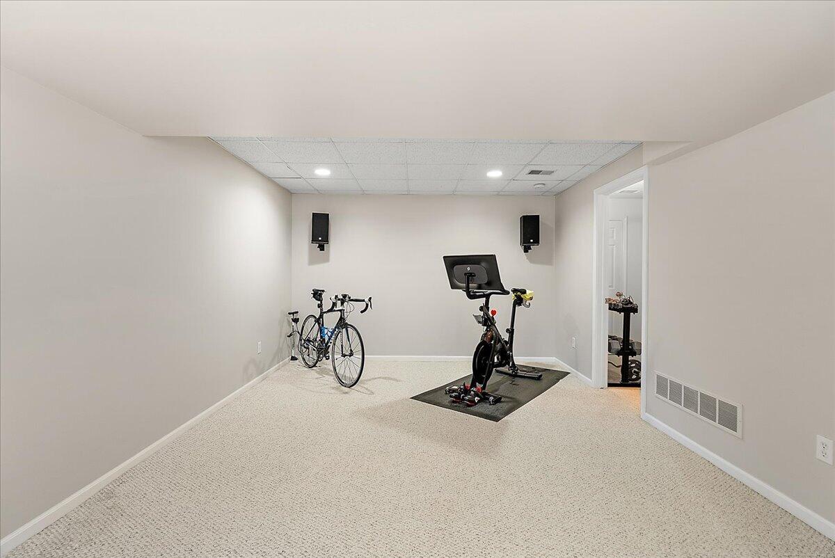 4406 Hickory Grove Court NE