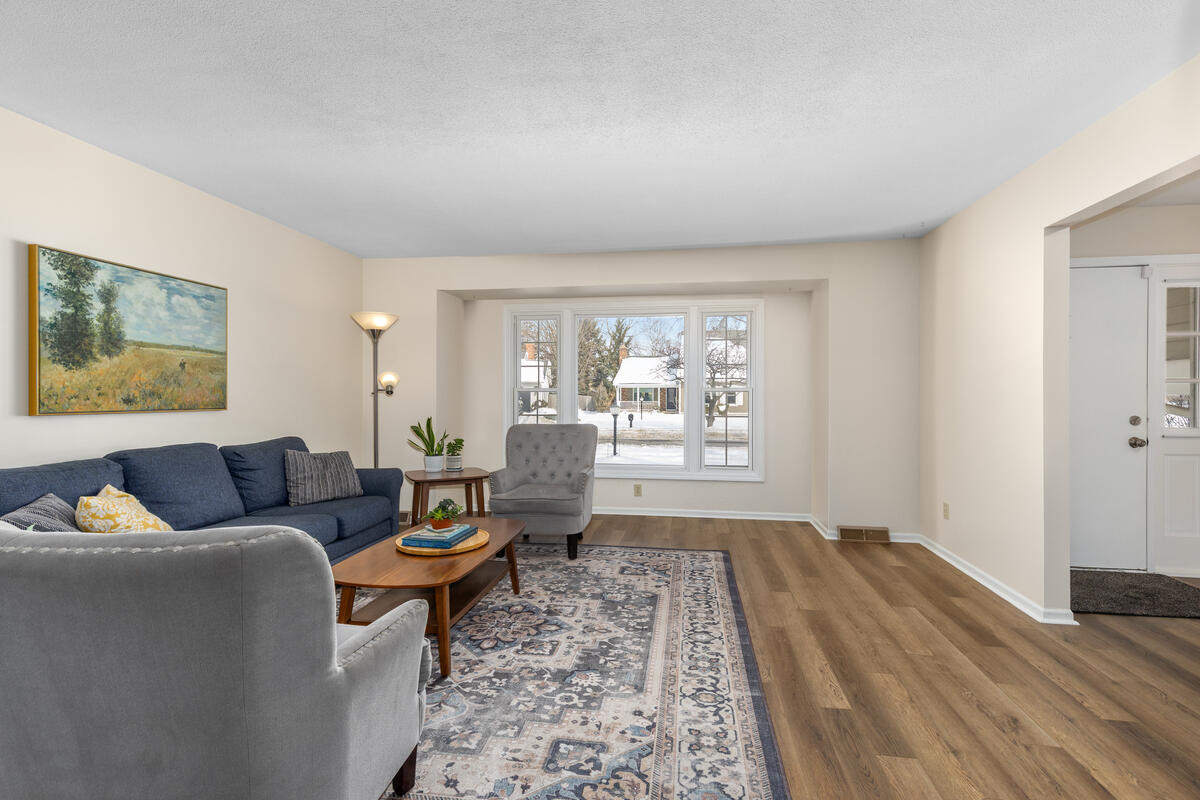 1936 Lockmere Drive SE