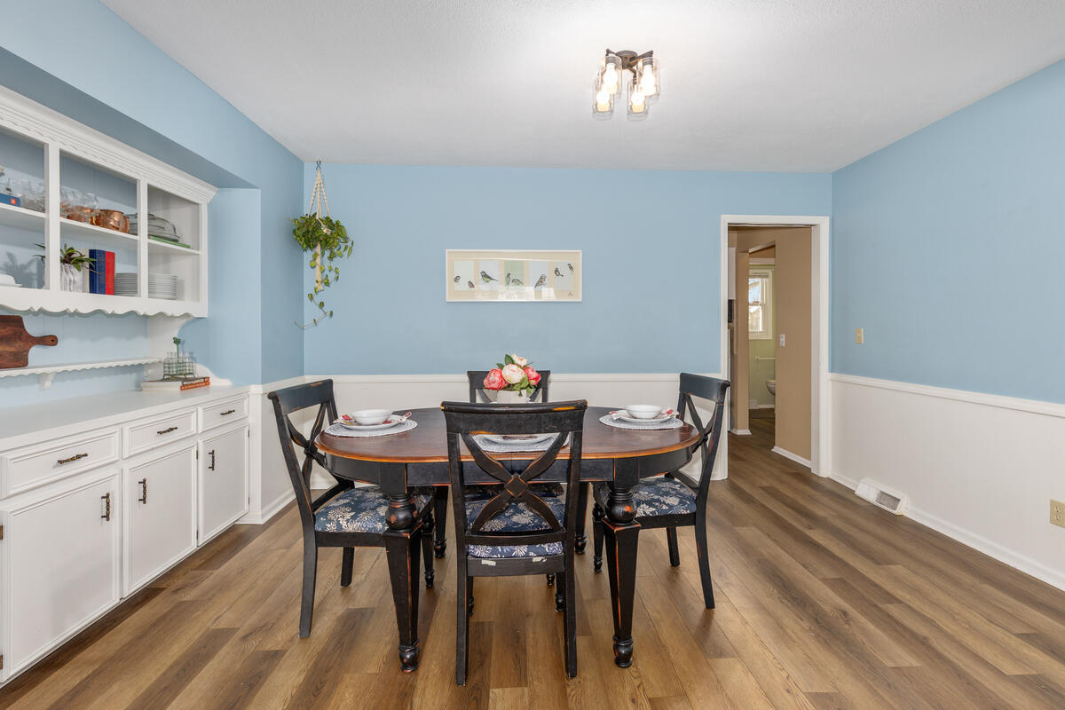 1936 Lockmere Drive SE