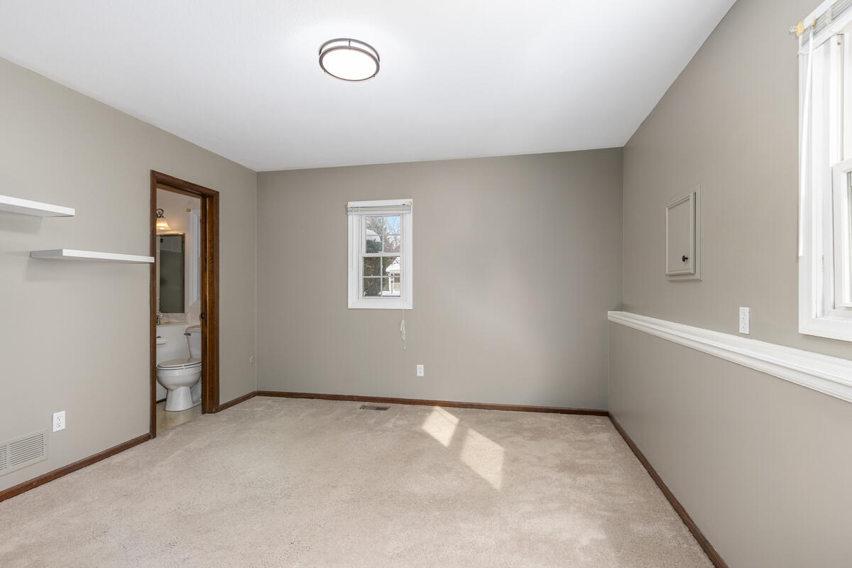 1936 Lockmere Drive SE