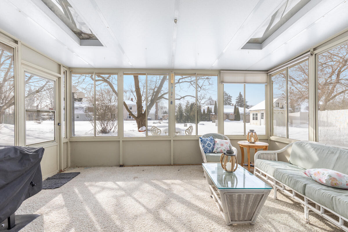 1936 Lockmere Drive SE