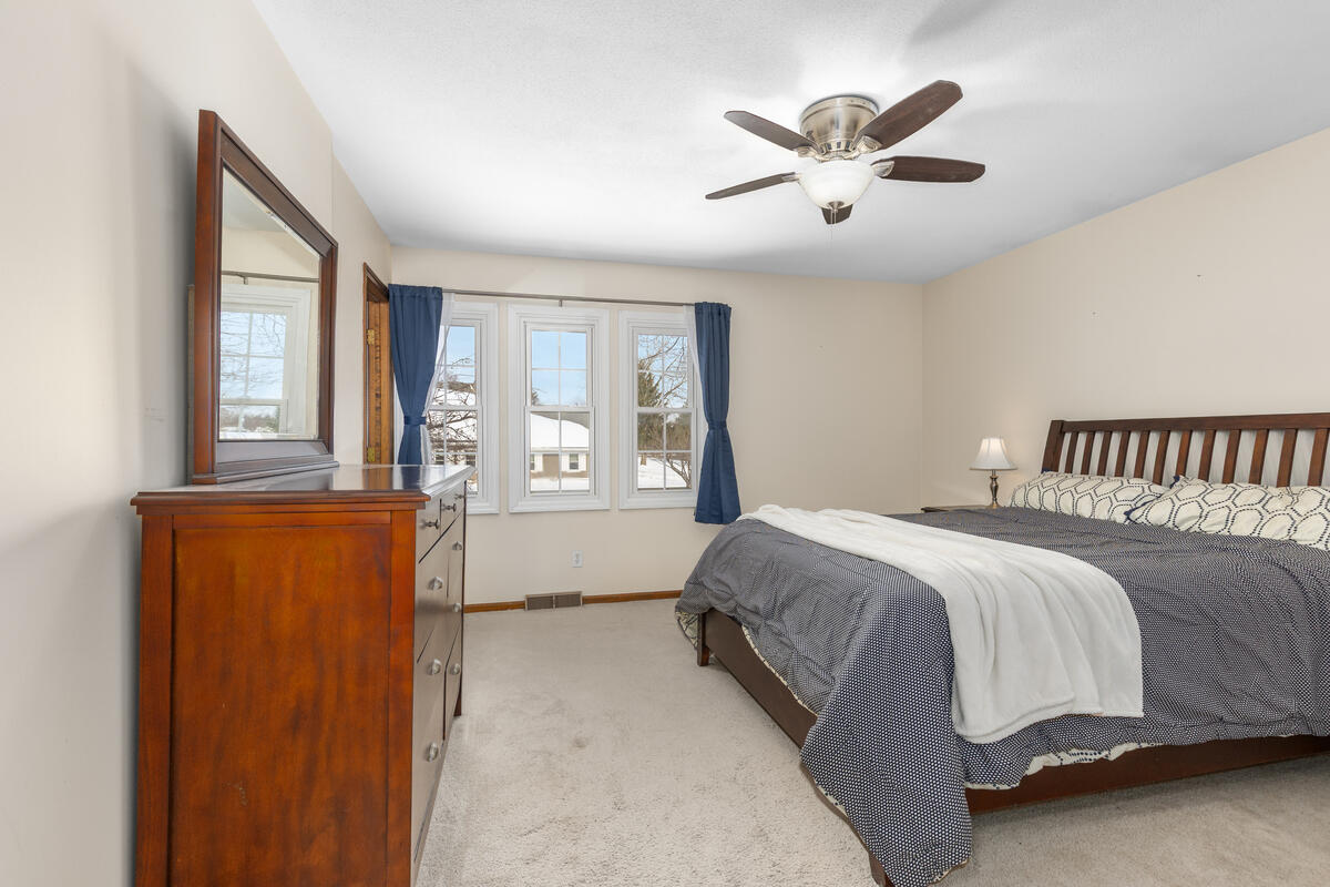 1936 Lockmere Drive SE