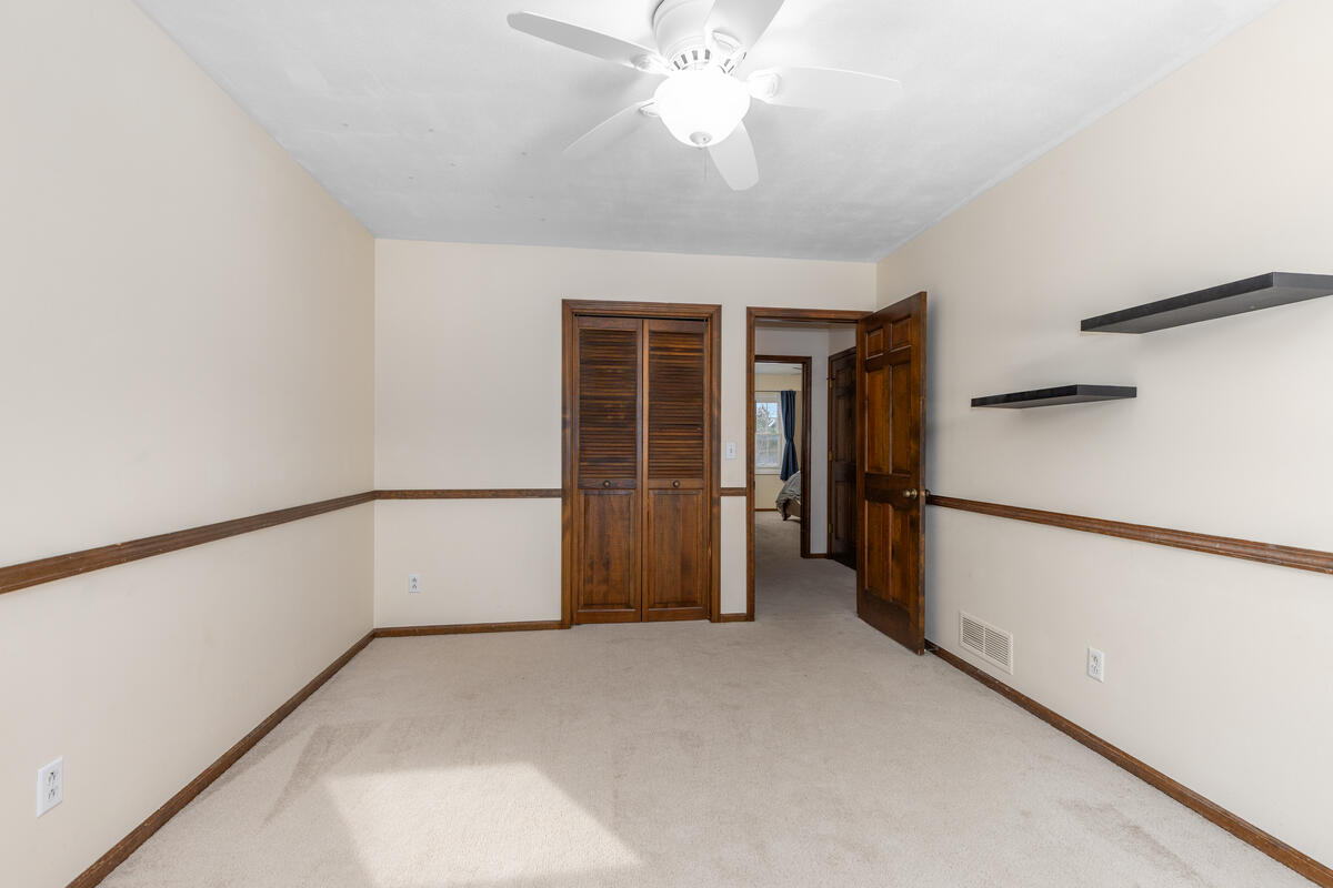 1936 Lockmere Drive SE