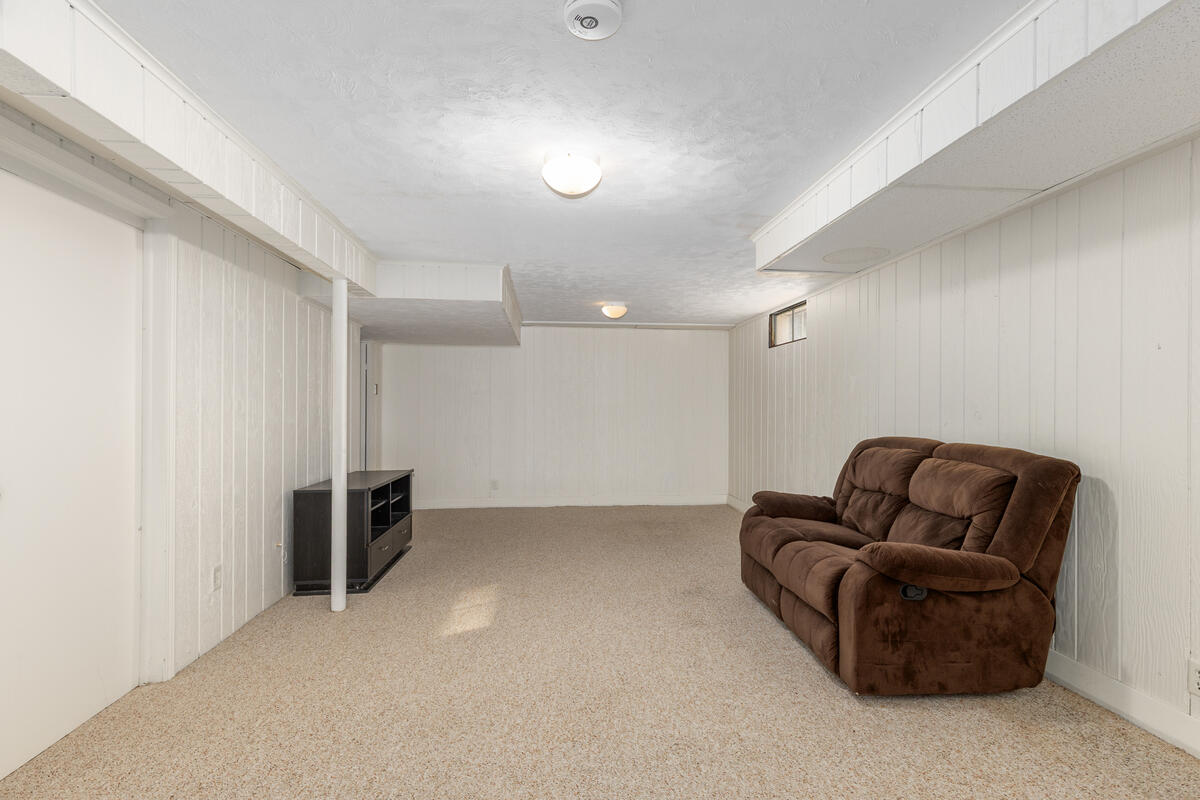 1936 Lockmere Drive SE