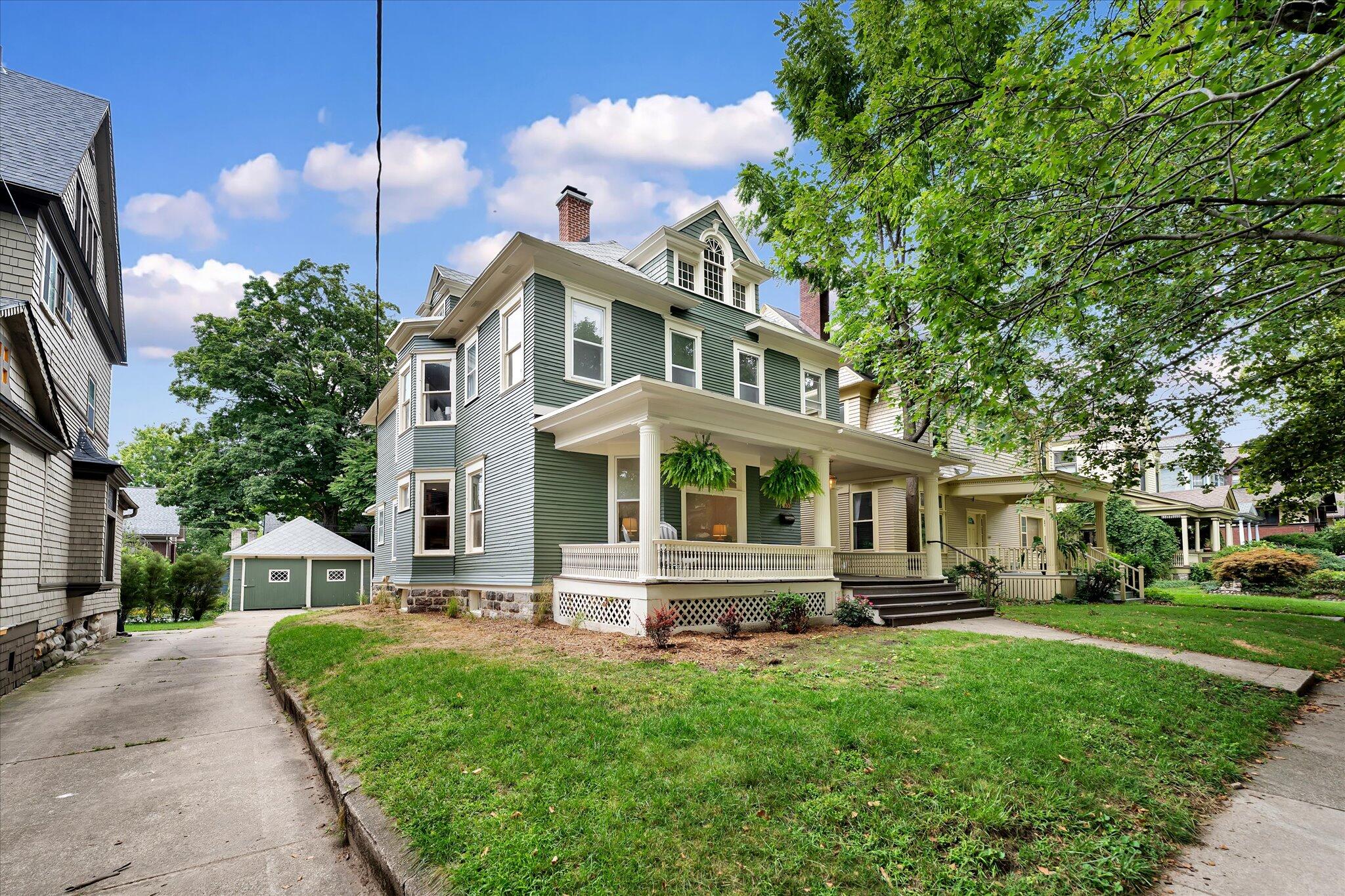 233 Morris Avenue SE