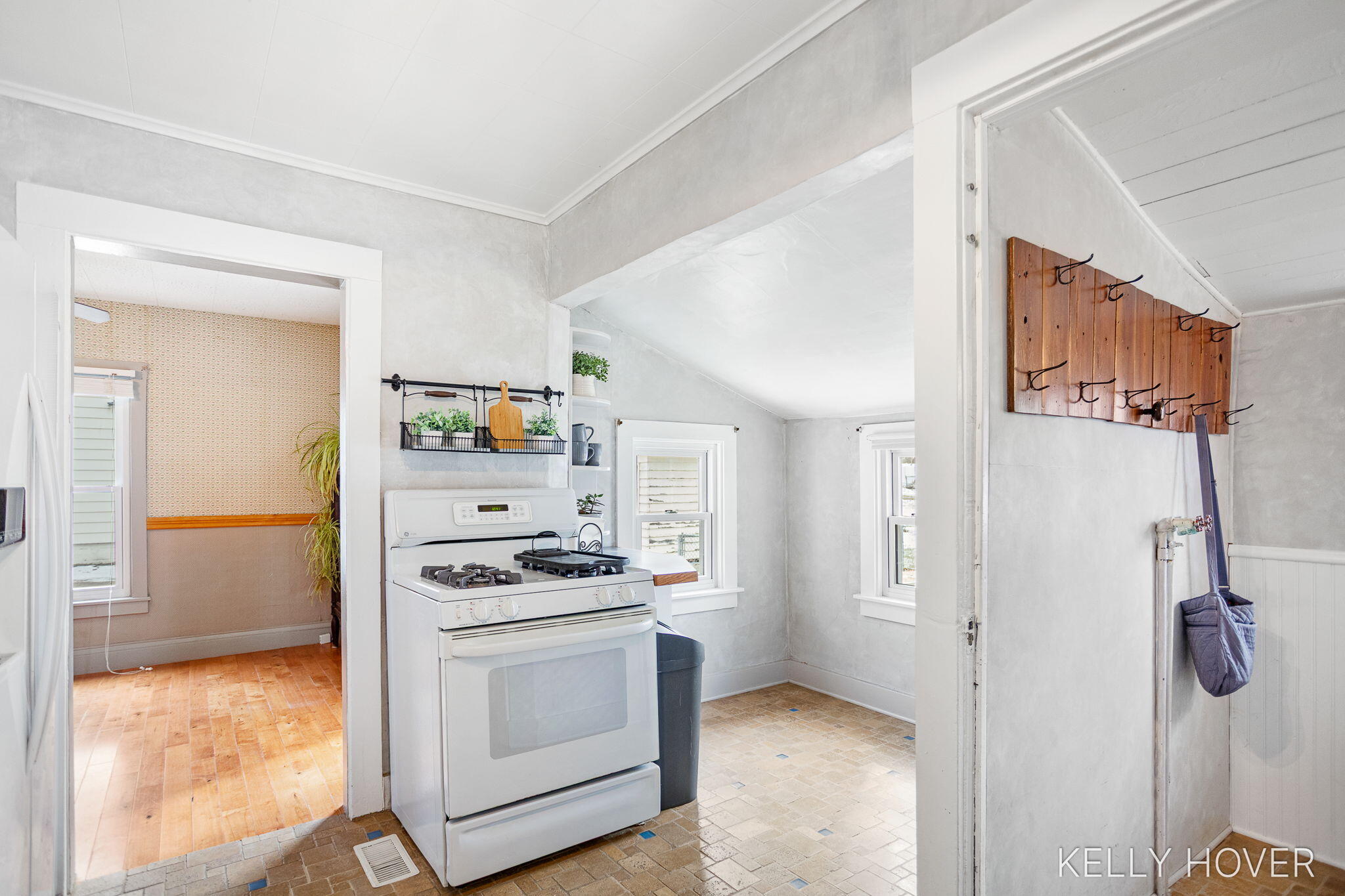 609 W Maple Street