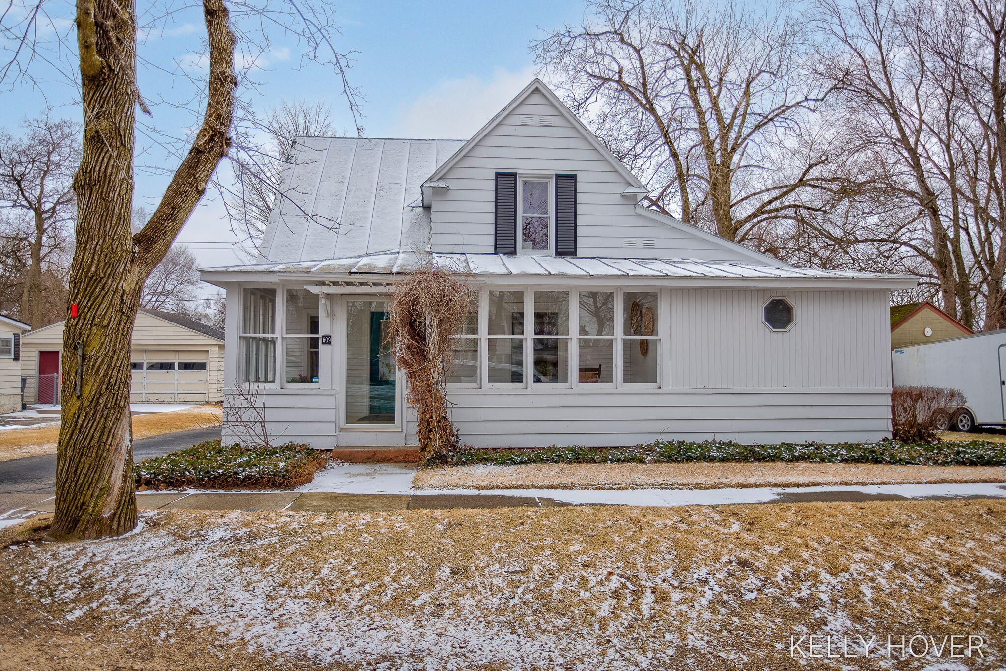 609 W Maple Street