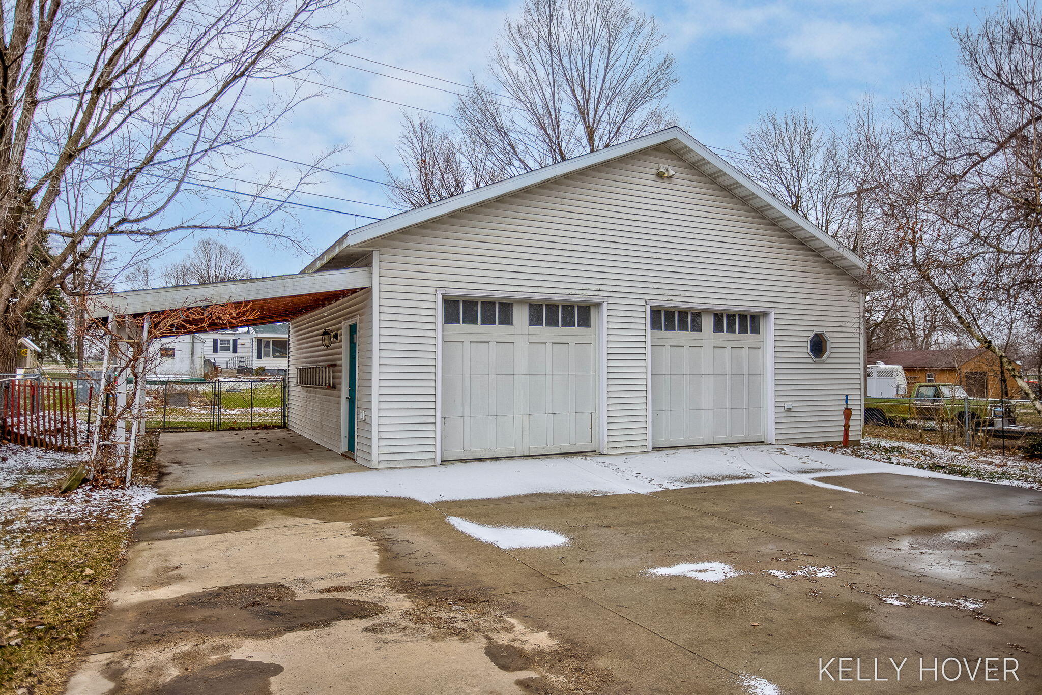 609 W Maple Street