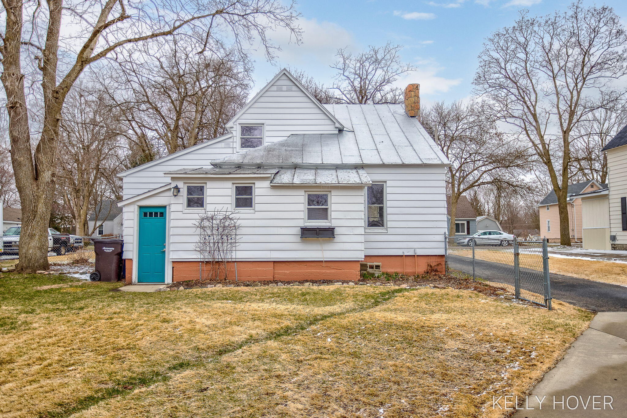 609 W Maple Street