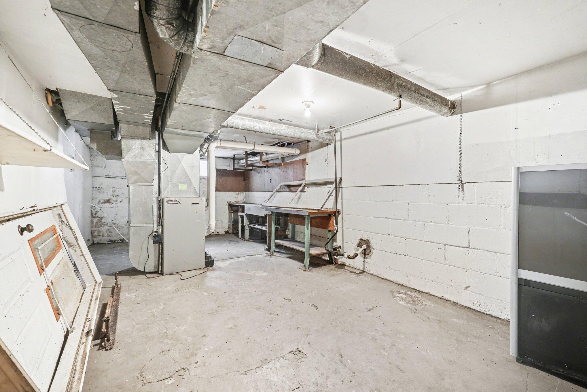 2832 6th Street