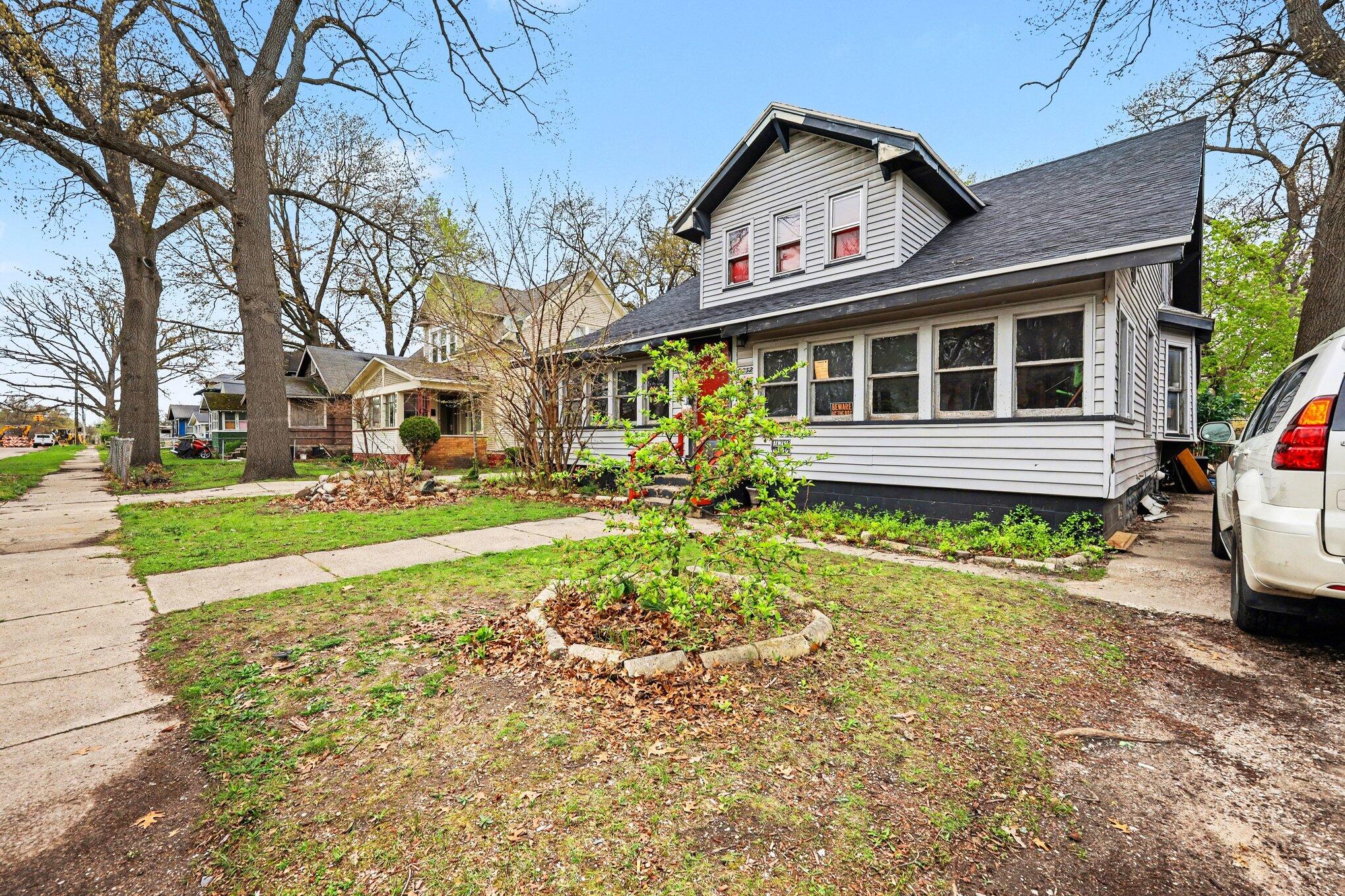 2832 6th Street