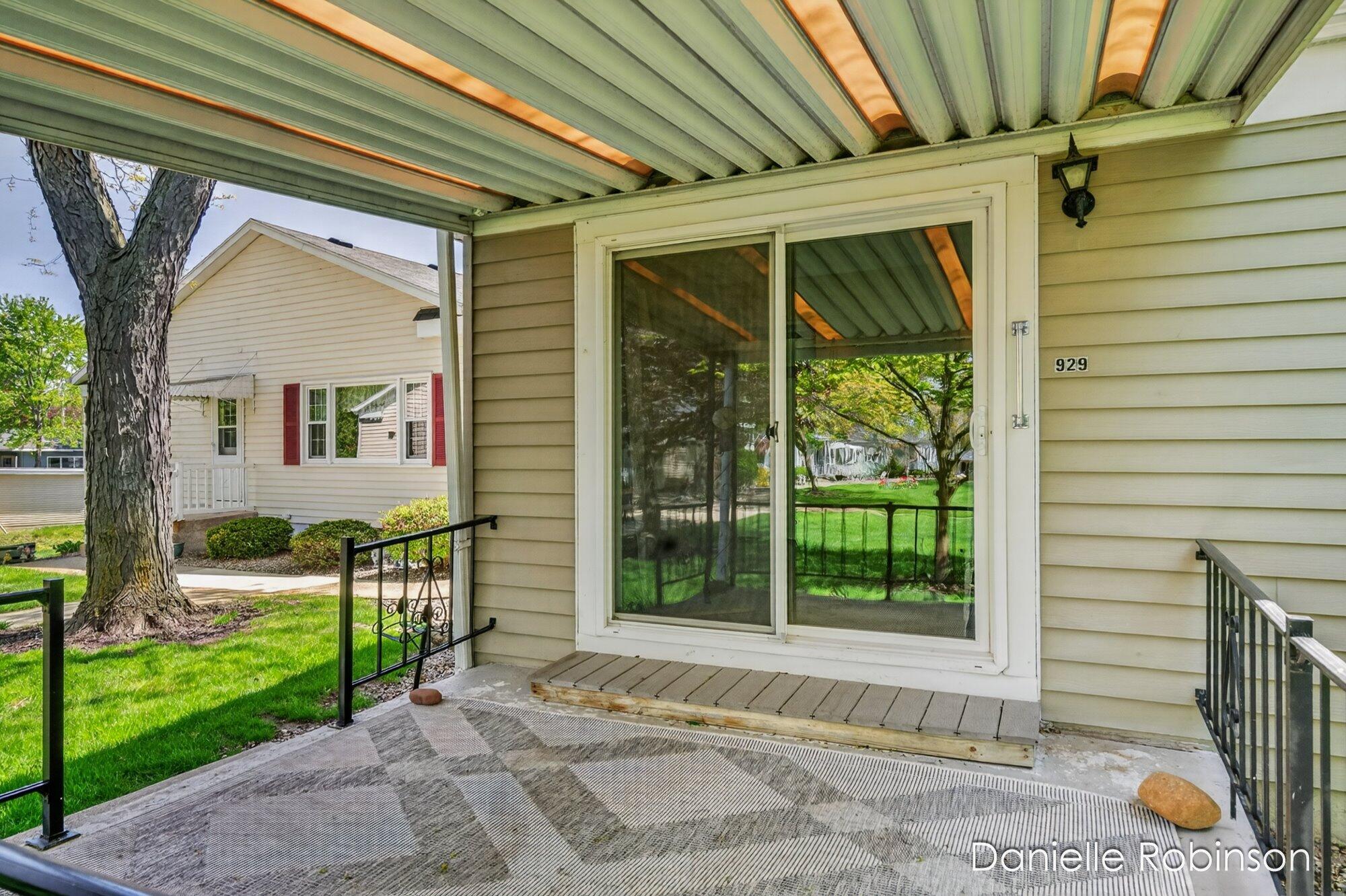 929 Village Lane 140