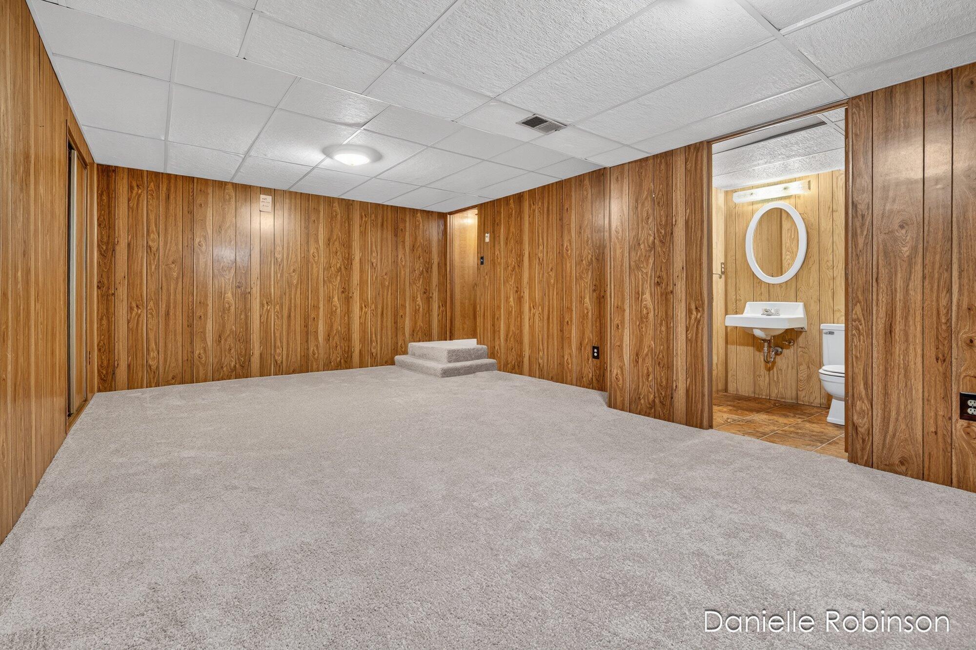 929 Village Lane 140