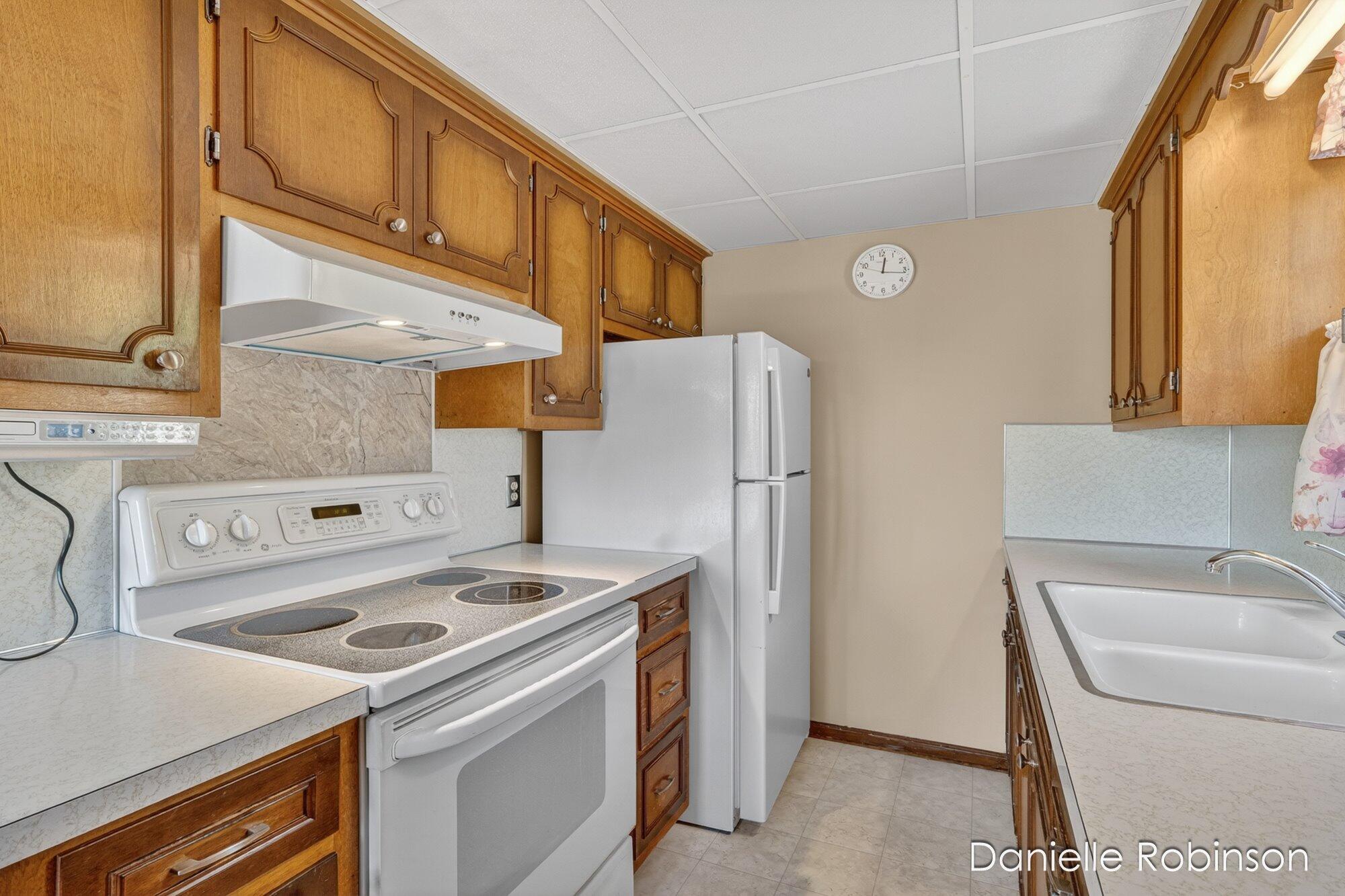 929 Village Lane 140
