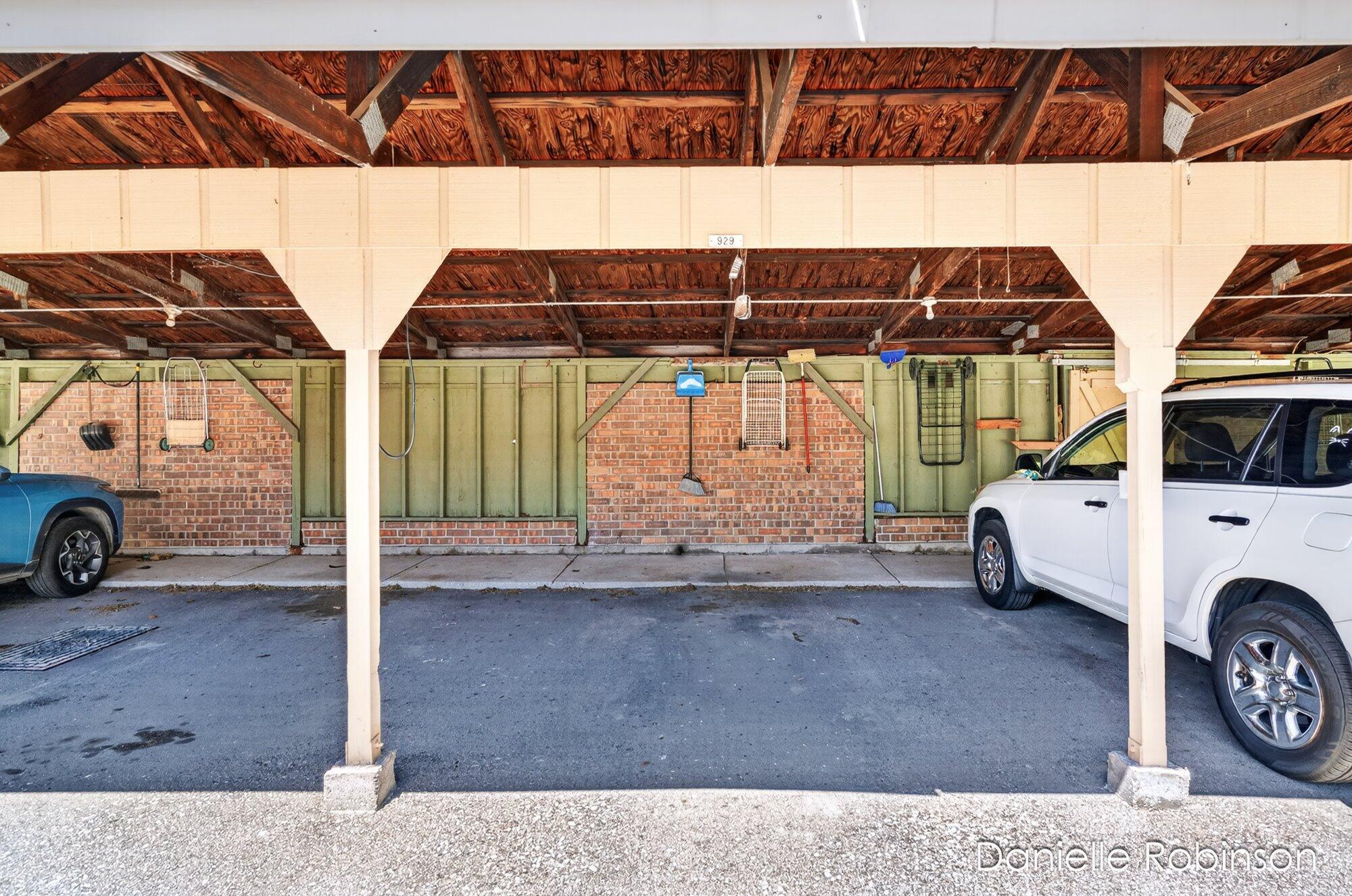 929 Village Lane 140