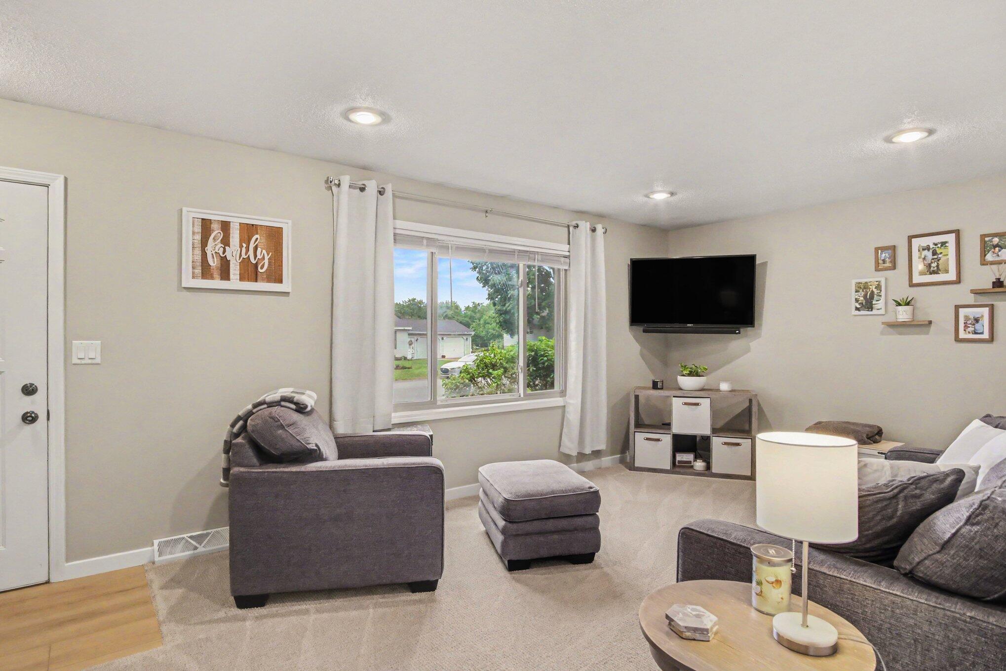 5495 Rockridge Drive NE
