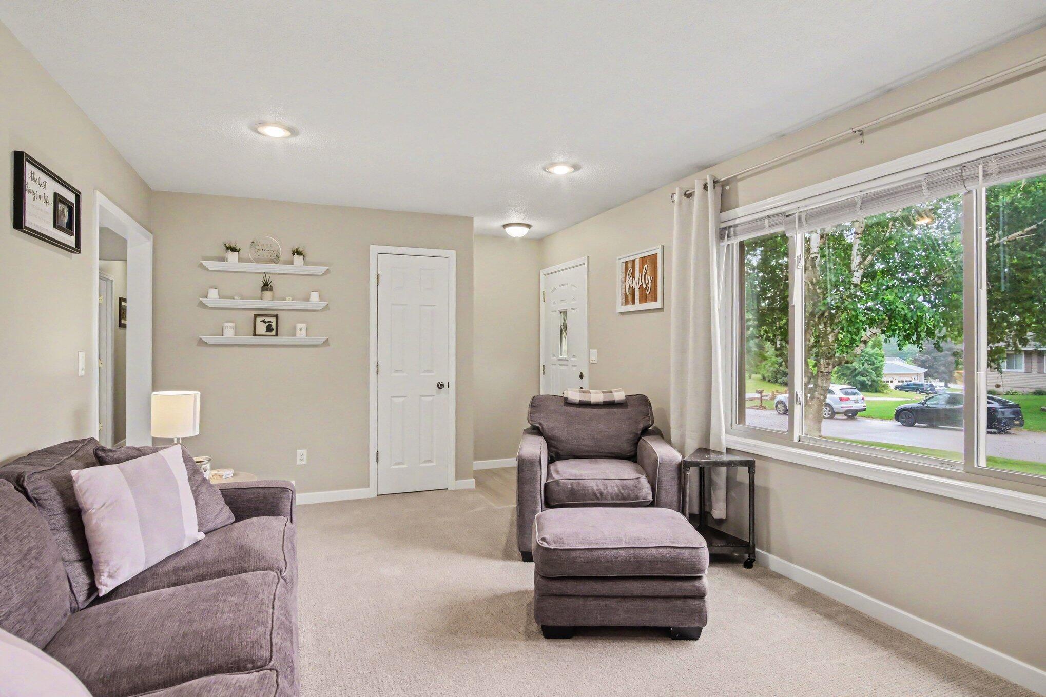 5495 Rockridge Drive NE