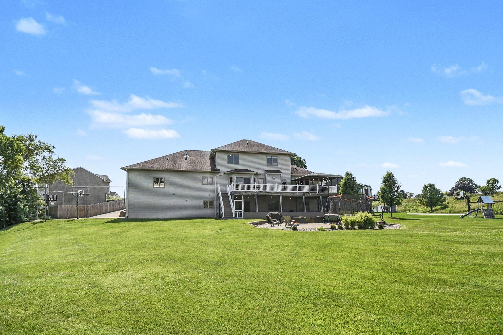 3917 Sidehill Drive