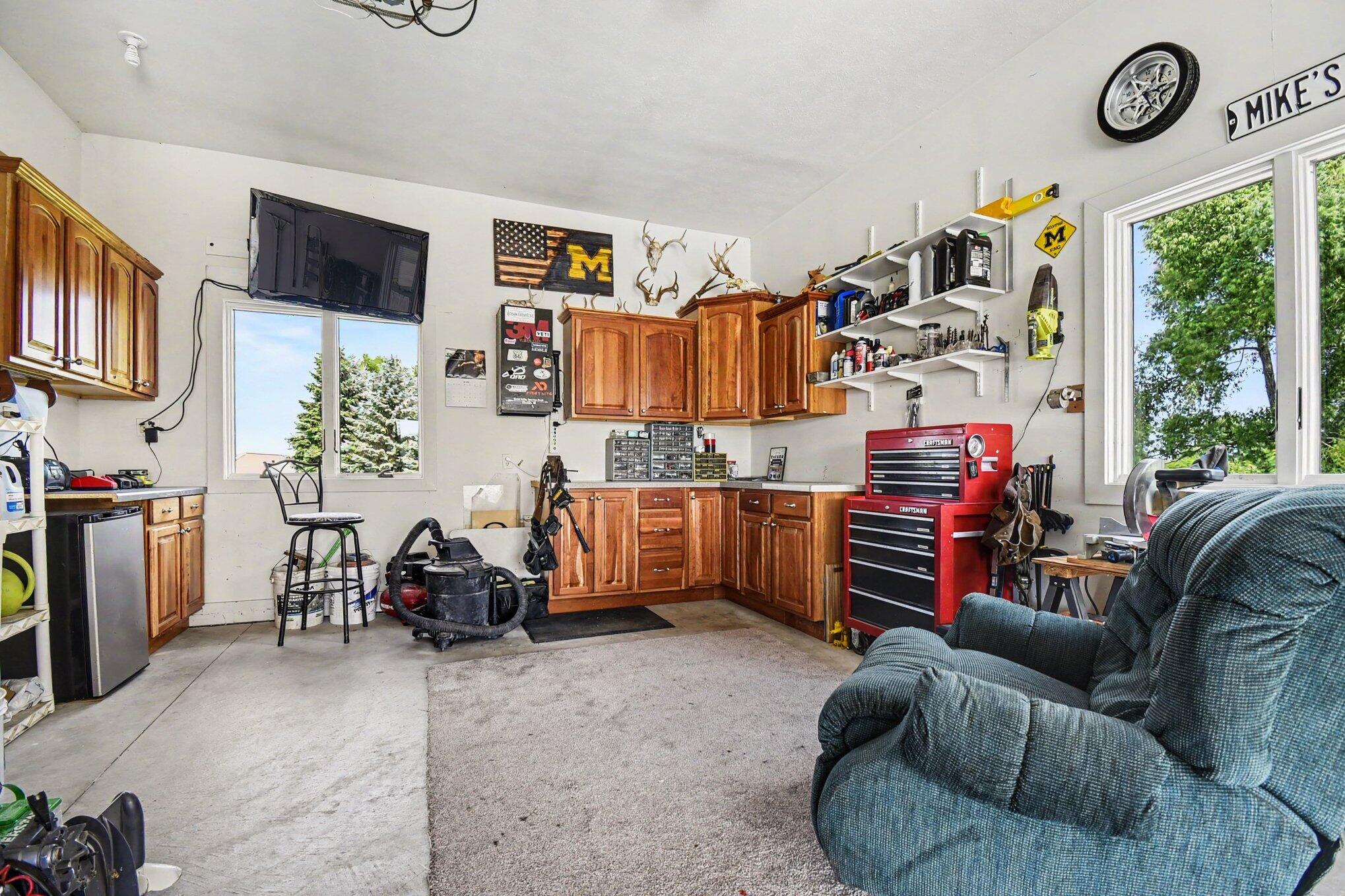 3917 Sidehill Drive