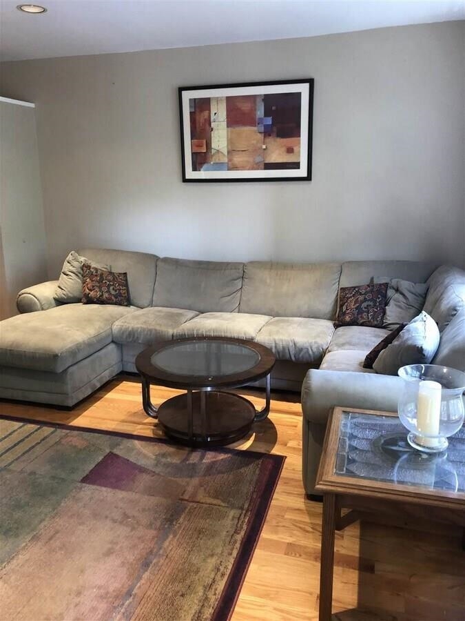 402 9TH ST Unit: E4L