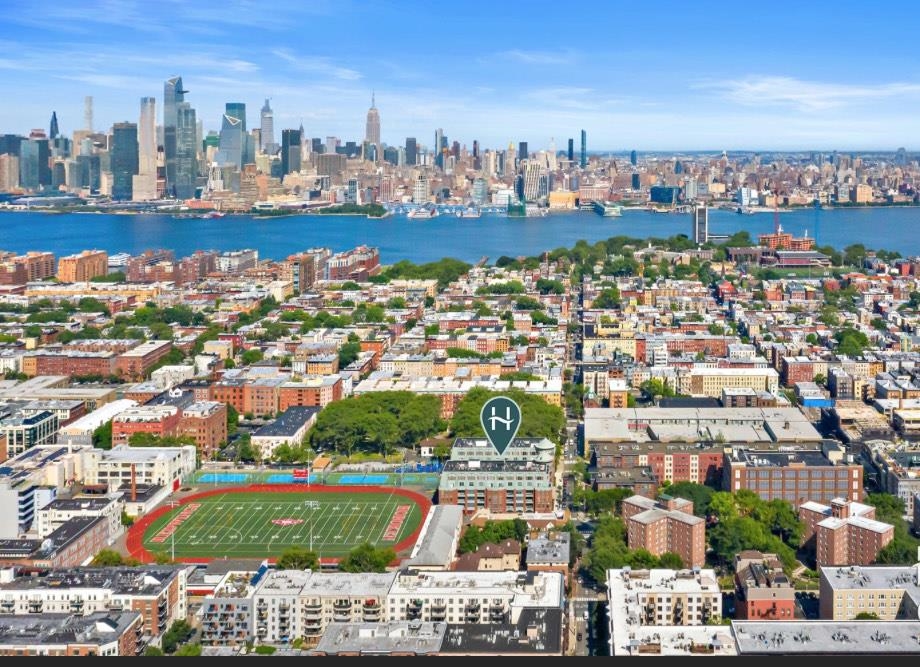 402 9TH ST Unit: E4L