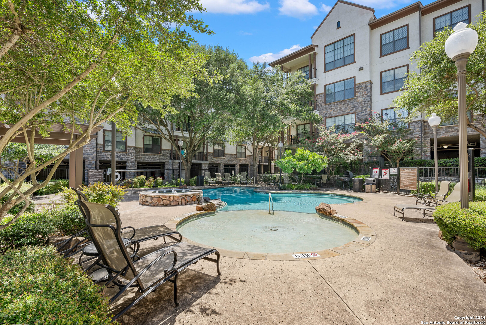 7342 oak manor 7205