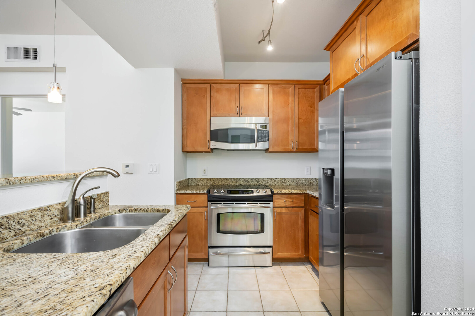 7342 oak manor 7205