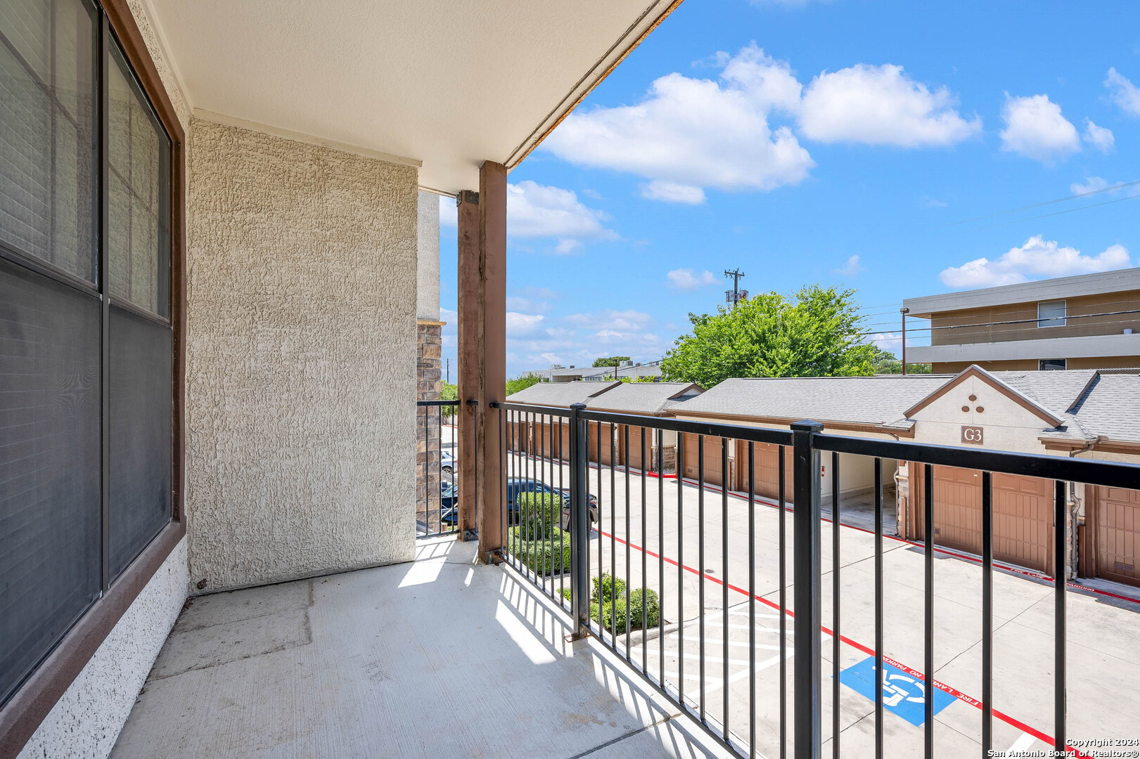 7342 oak manor 7205