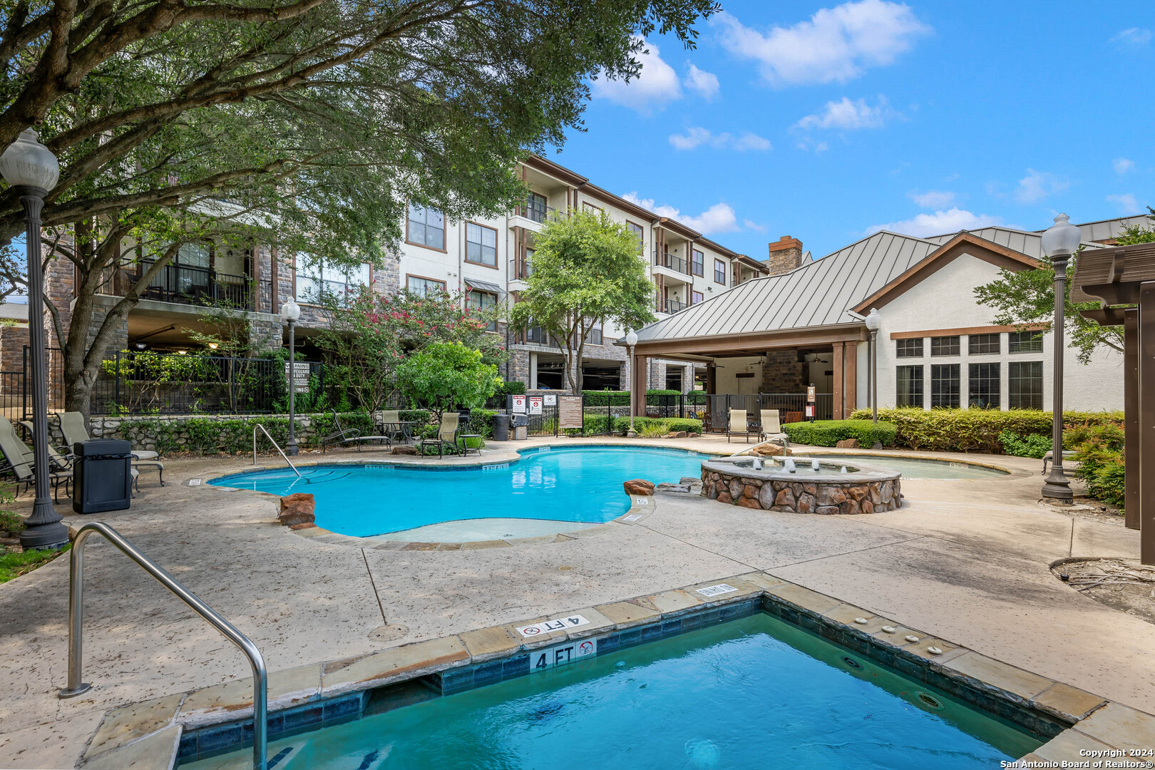 7342 oak manor 7205
