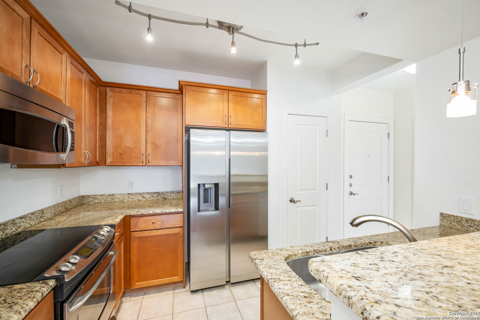 7342 oak manor 7205