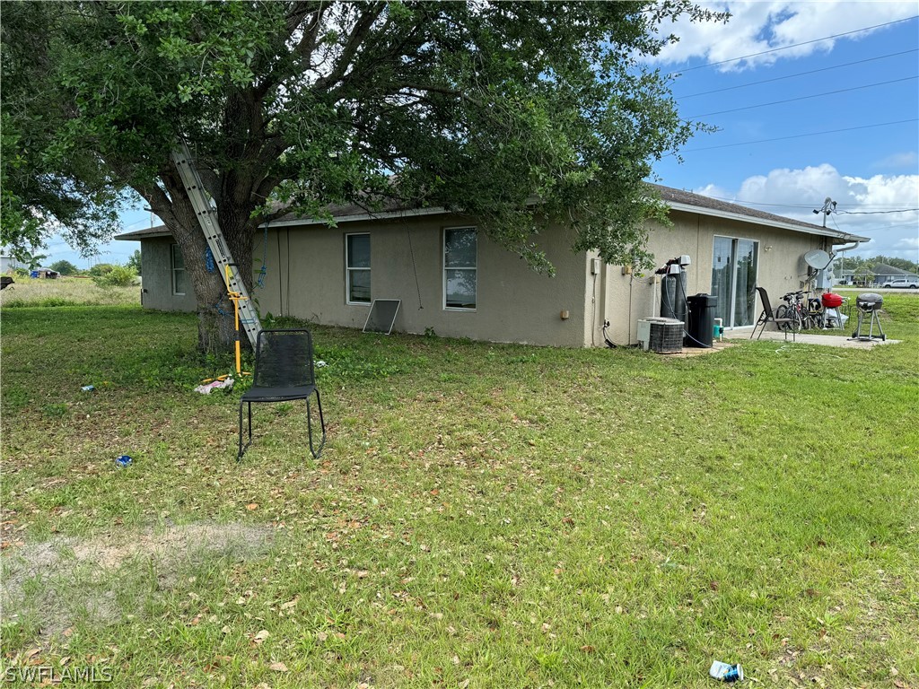 1592-1594 Gretchen AVE S