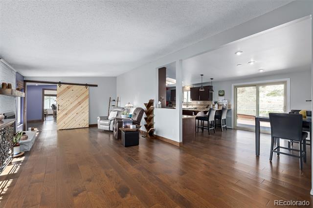 5 Austin Lane