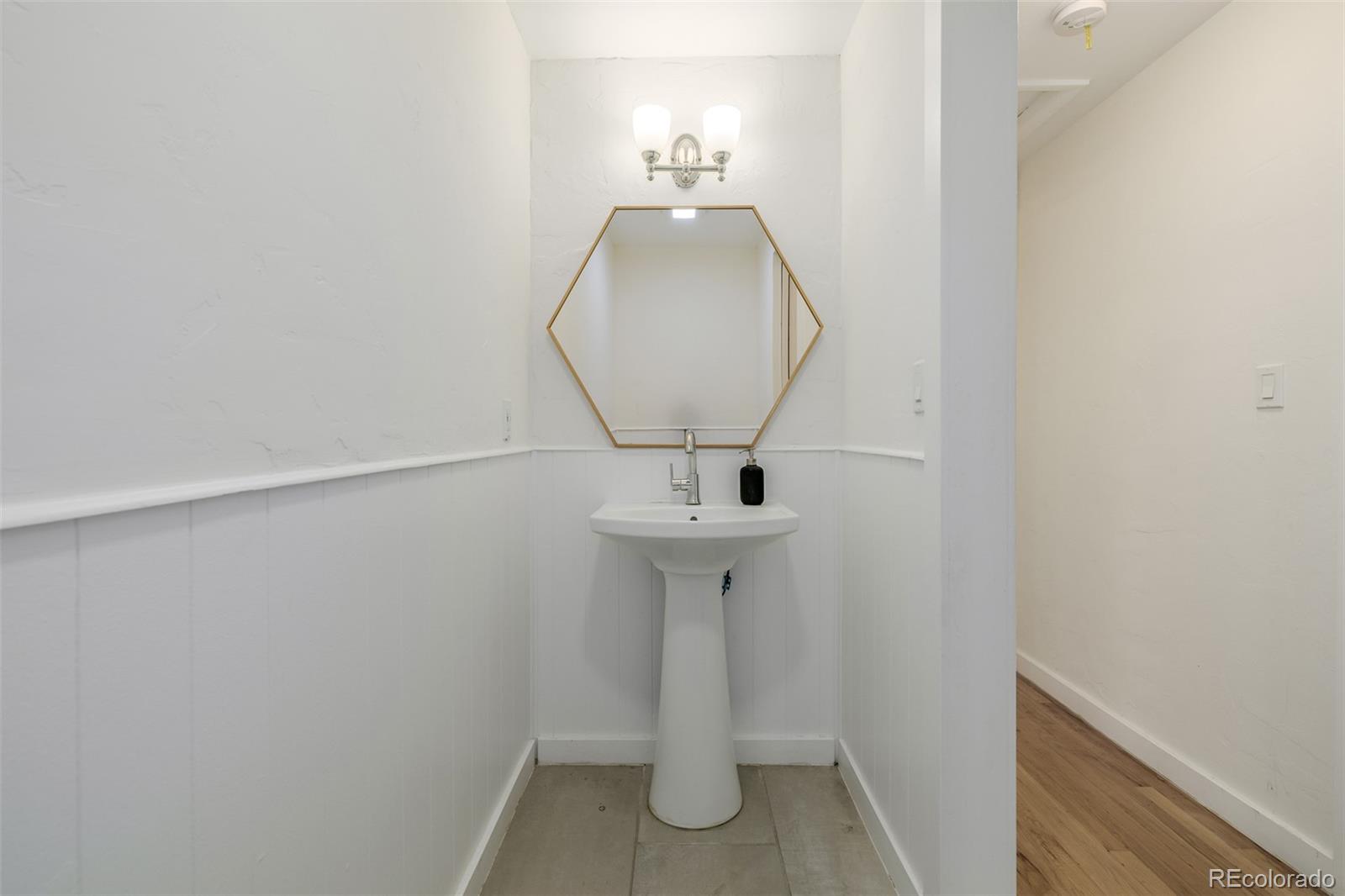 2865 S University Boulevard