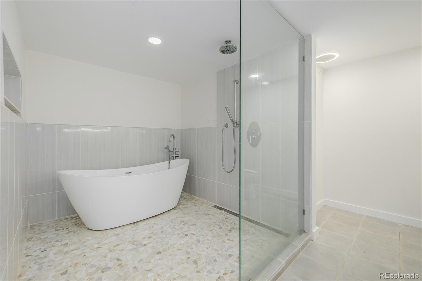 2865 S University Boulevard