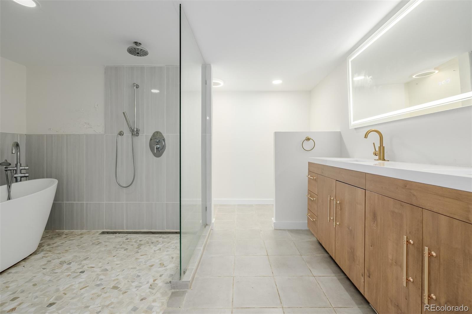 2865 S University Boulevard