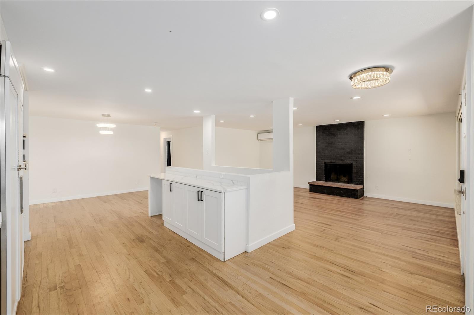 2865 S University Boulevard