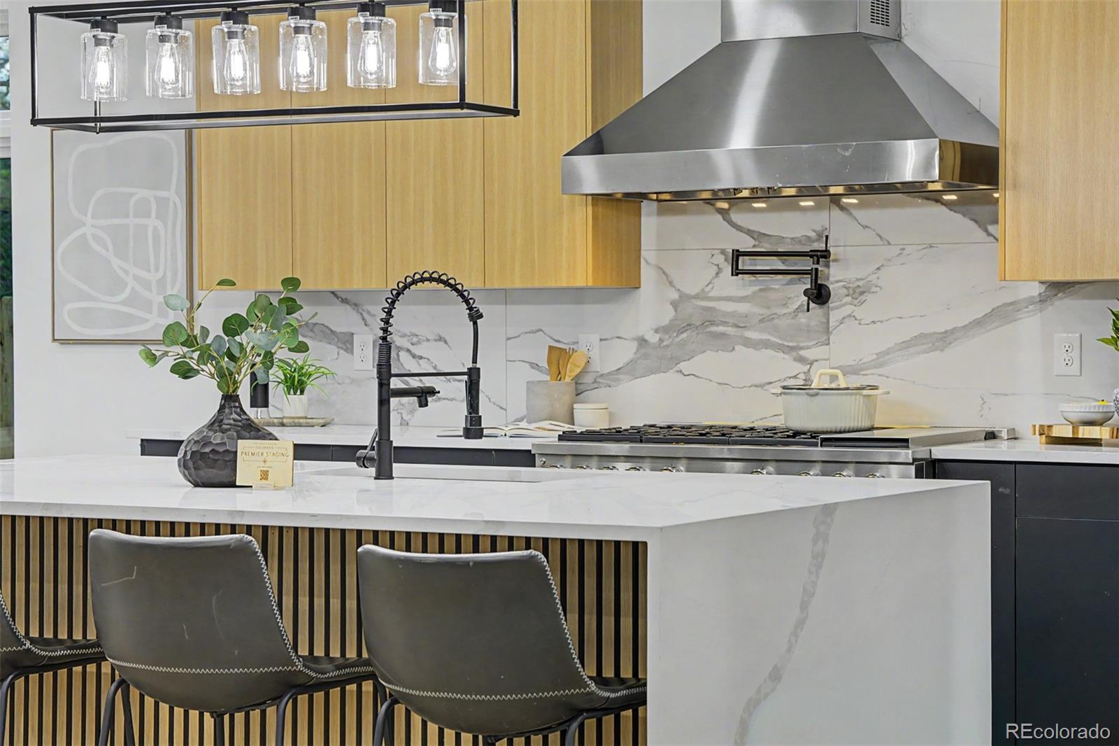 2710 S Gilpin Street