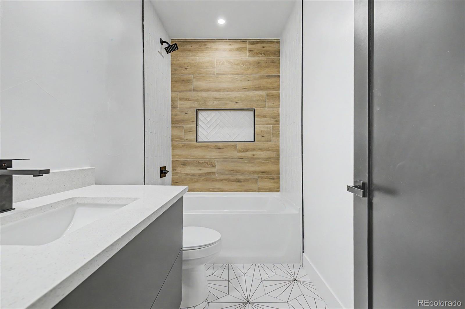 2710 S Gilpin Street