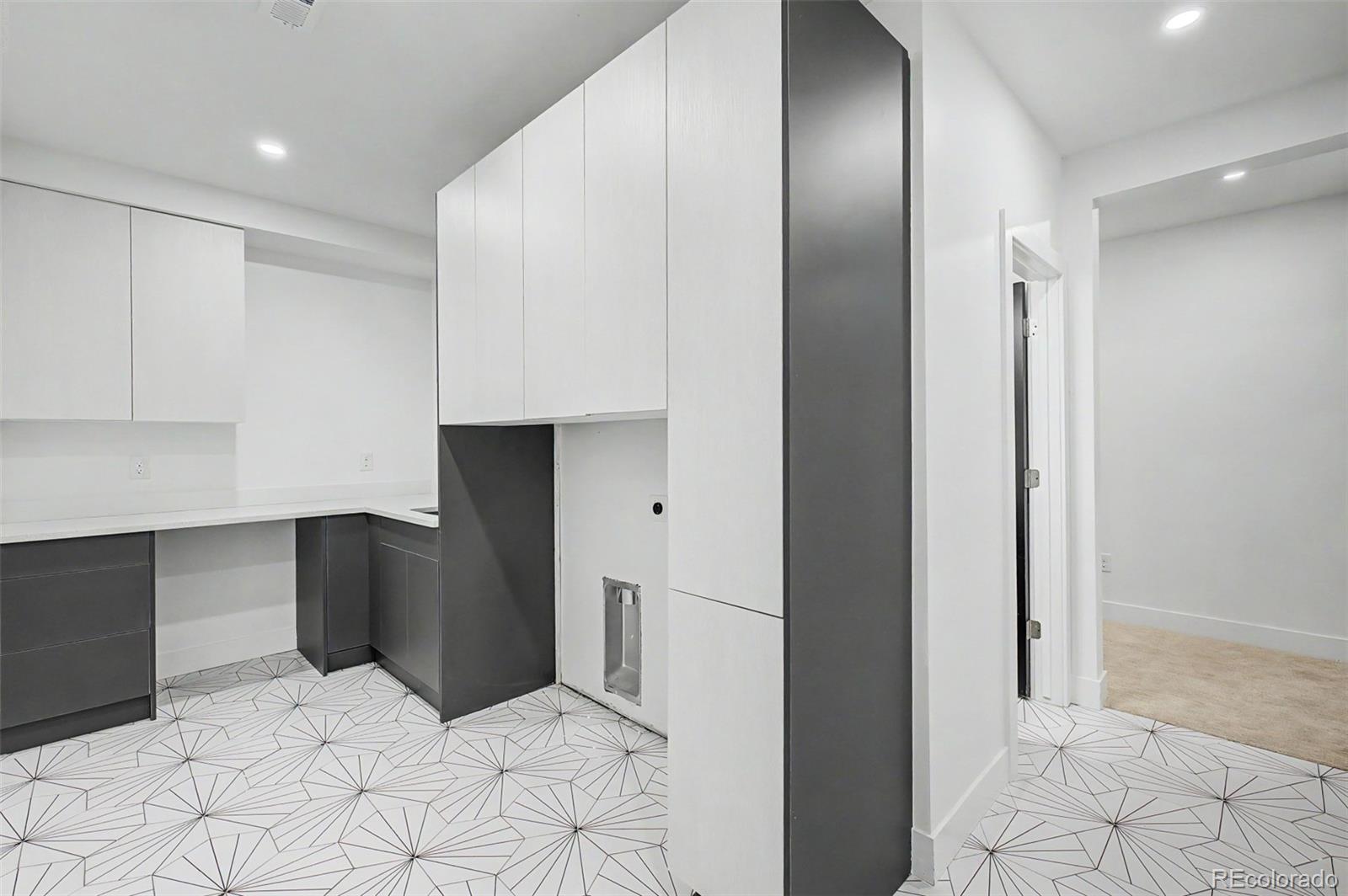 2710 S Gilpin Street