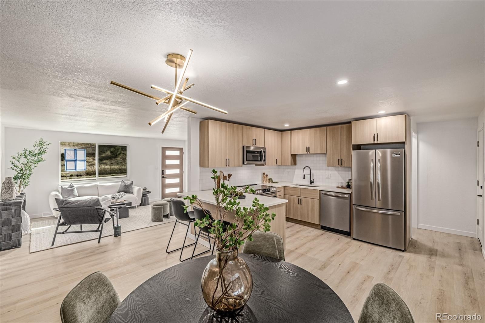 3831 W Rutgers Place