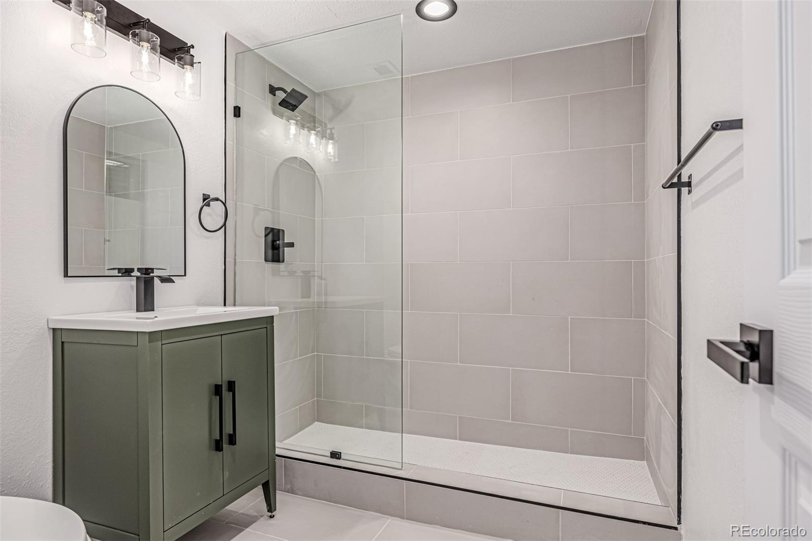 3831 W Rutgers Place