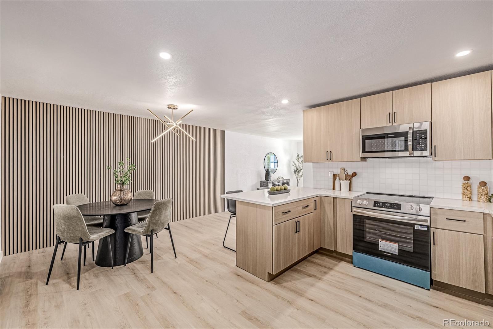 3831 W Rutgers Place