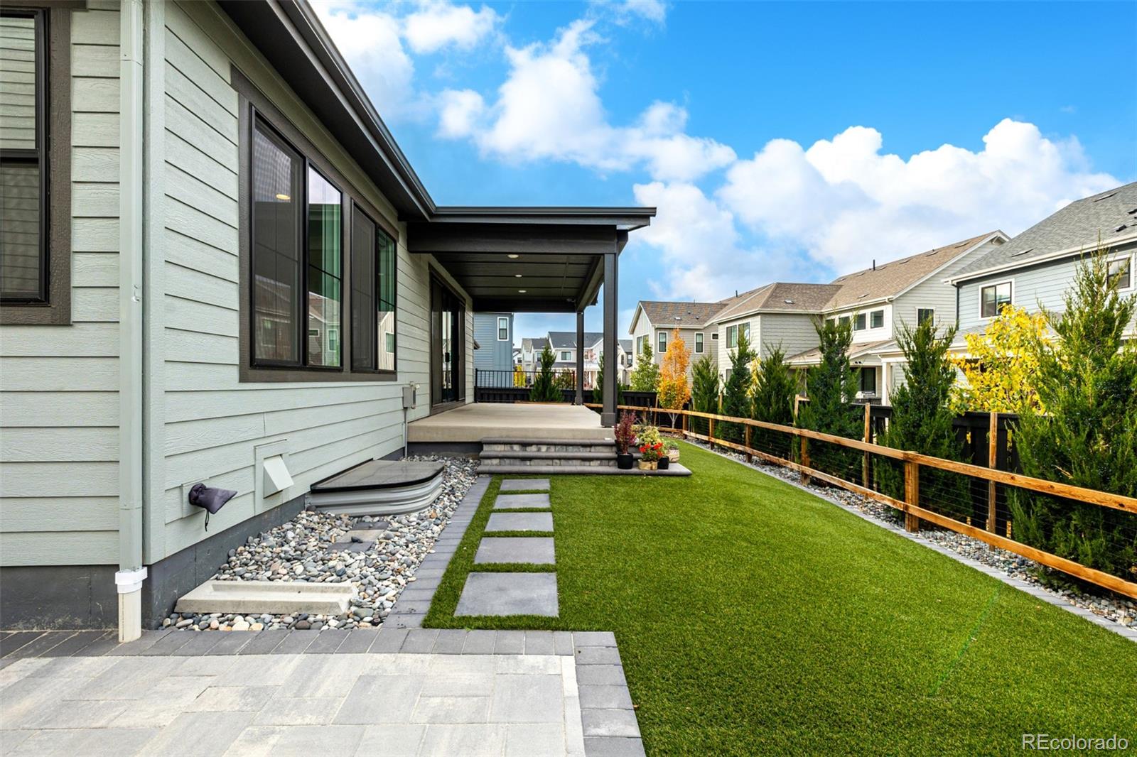 11238 Golden Hour Avenue