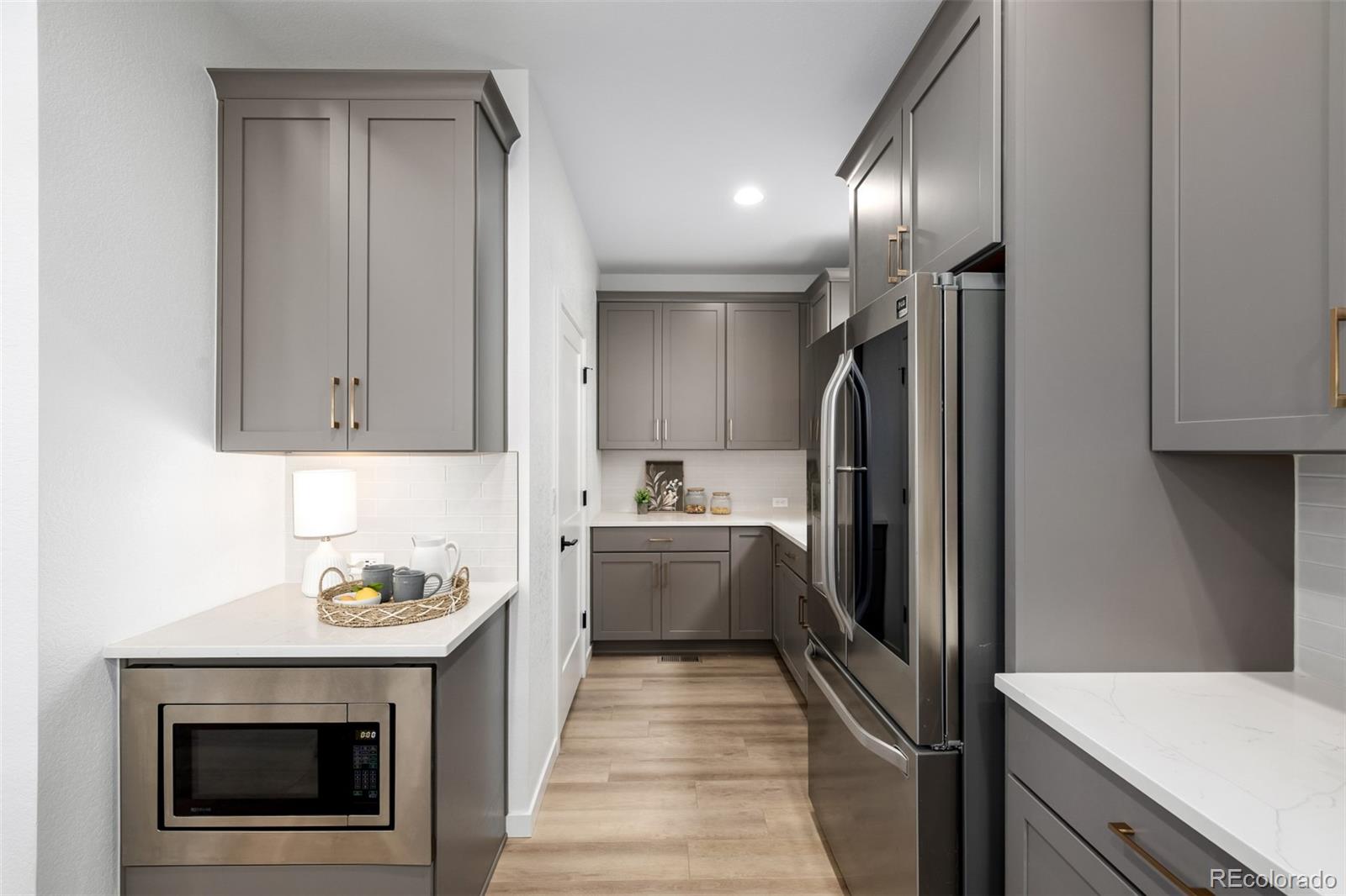 11238 Golden Hour Avenue