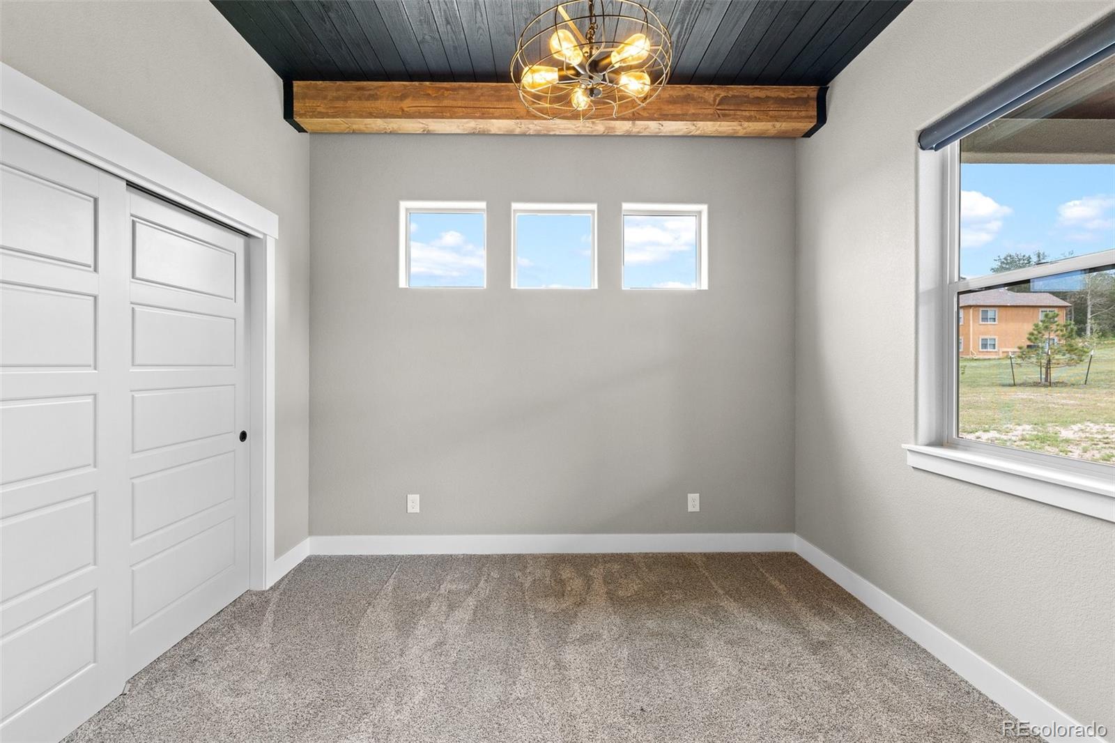 960 E Trumpeters Court