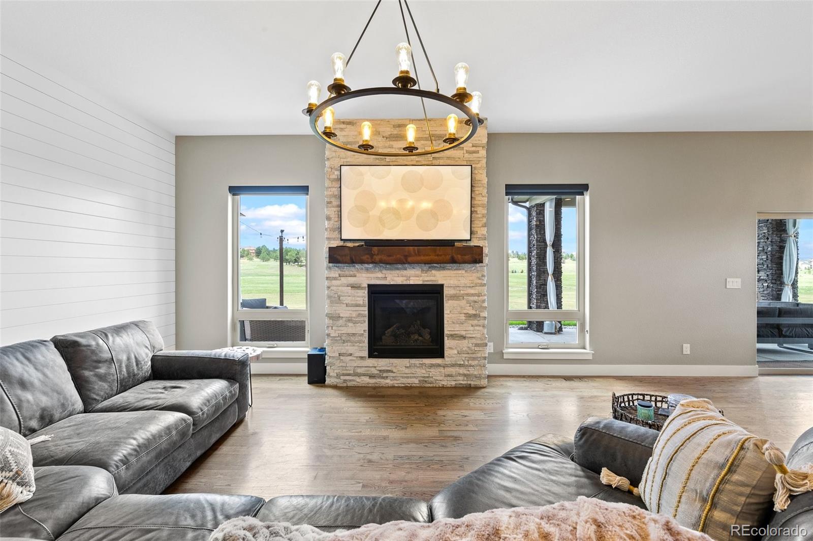 960 E Trumpeters Court