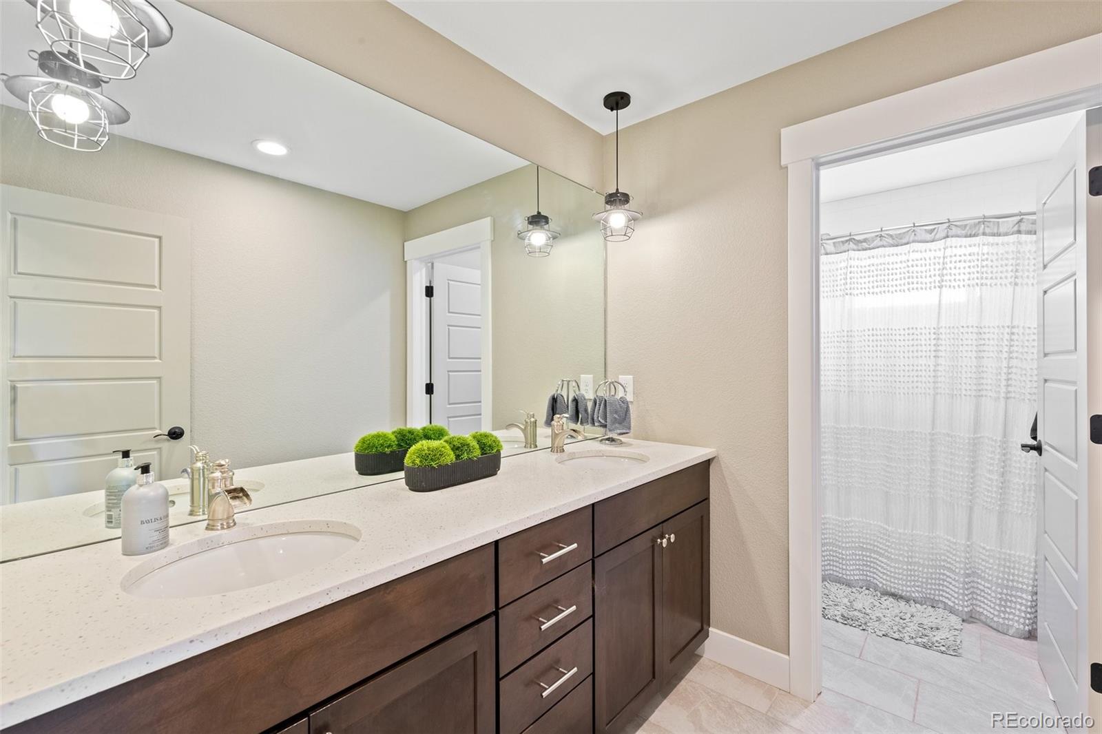 960 E Trumpeters Court