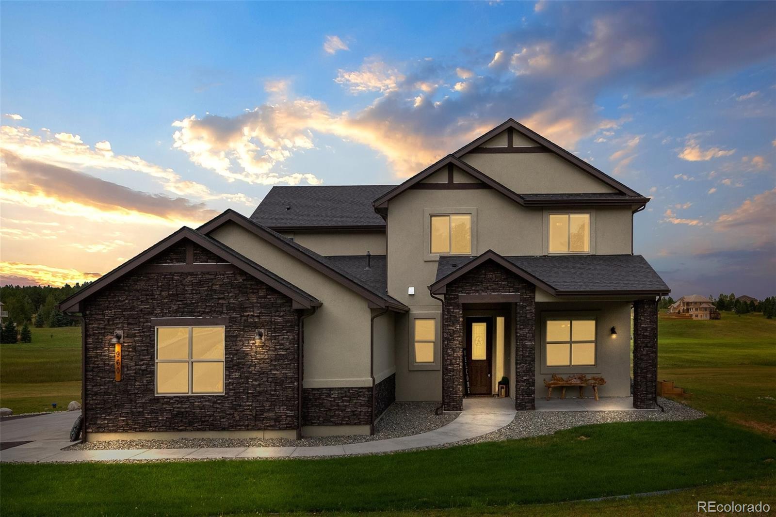 960 E Trumpeters Court