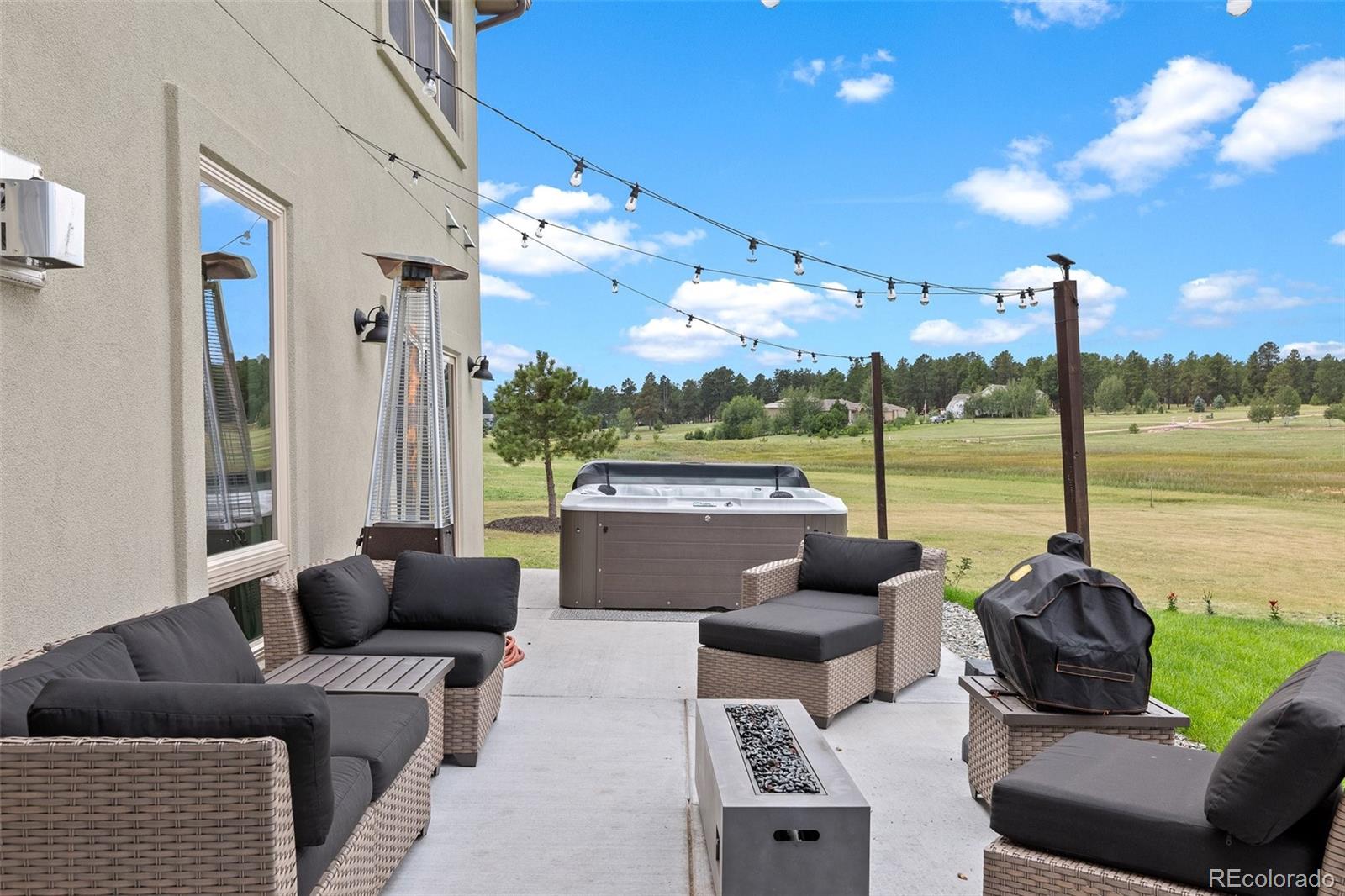 960 E Trumpeters Court